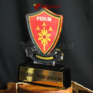 contoh teknik plakat akrilik